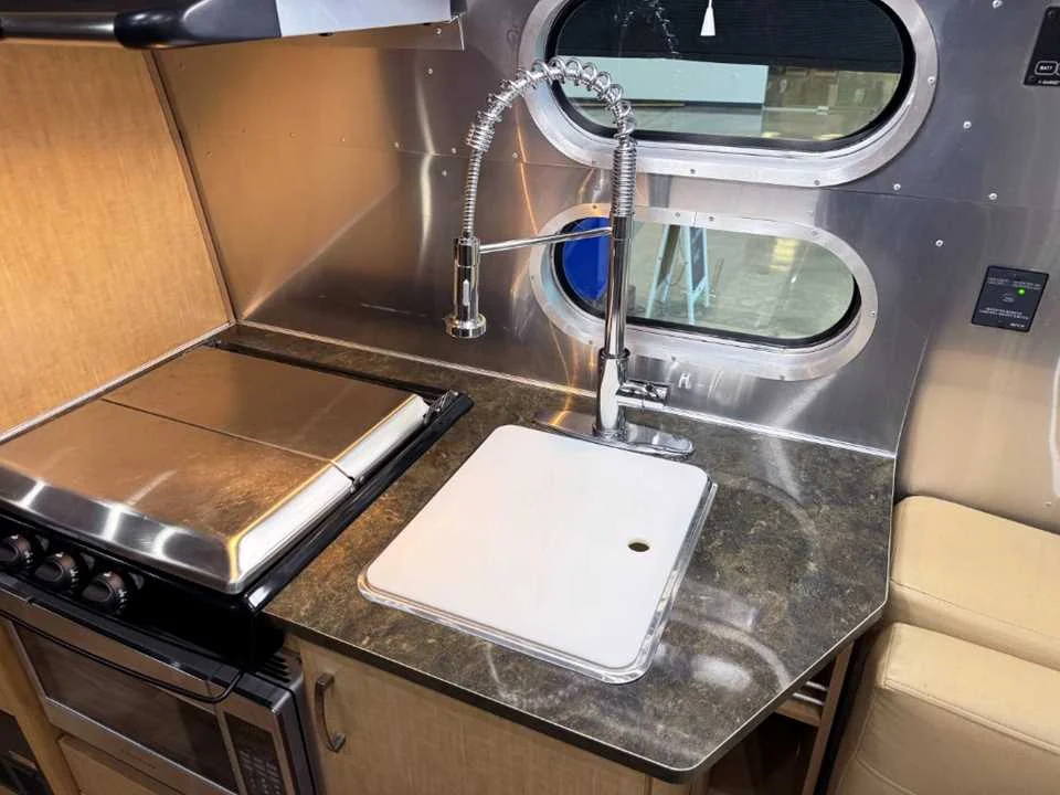 Used 2017 SILVER AIRSTREAM  image 17