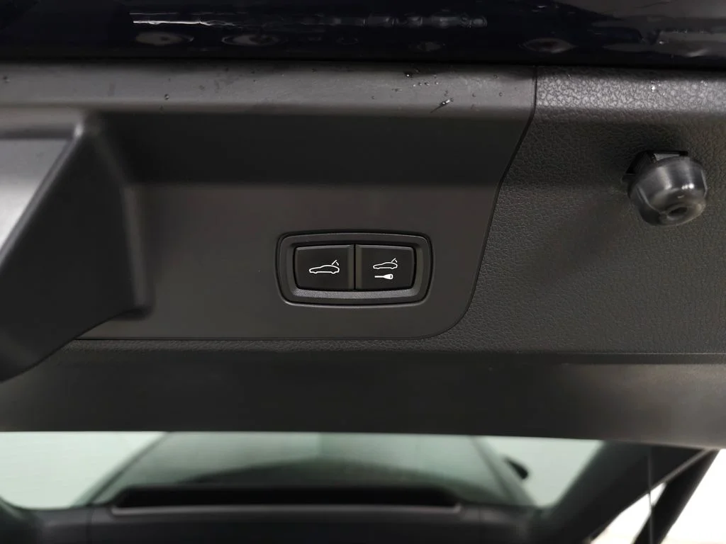 Used 2022  Porsche 4S image 6