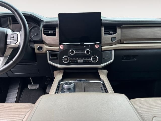 Used 2023 Silver Metallic Ford Limited image 10