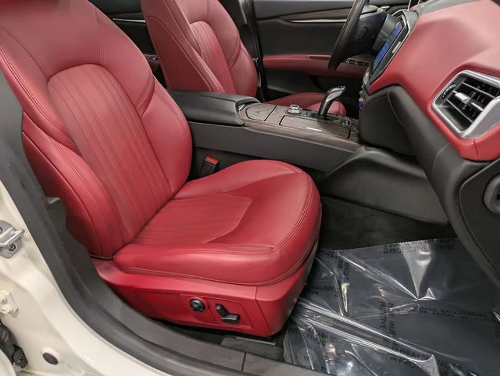 Used 2019  Maserati  image 28