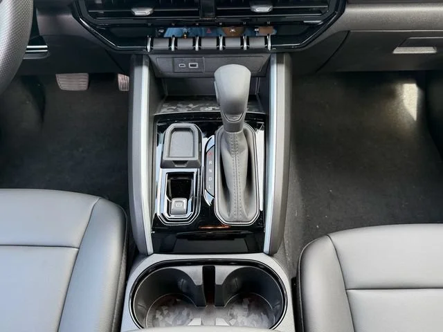New 2026 Summit White Chevrolet WT image 16
