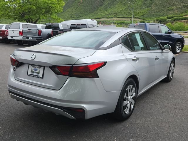 Used 2022 Silver Nissan 2.5 S image 3