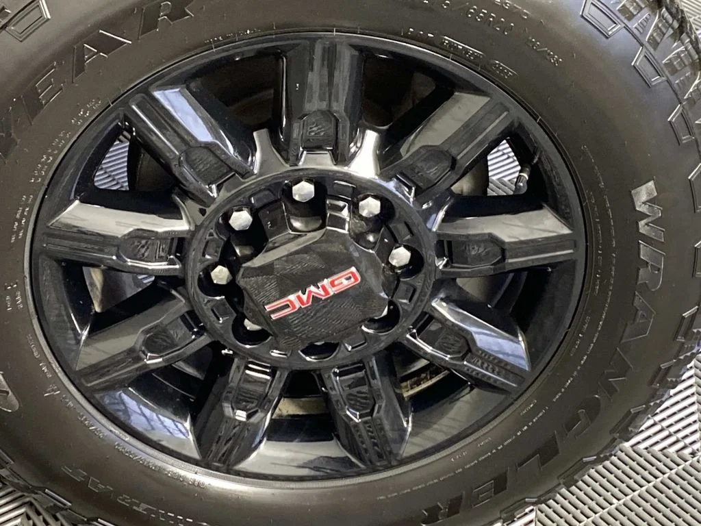 Used 2024 Black GMC AT4 image 28