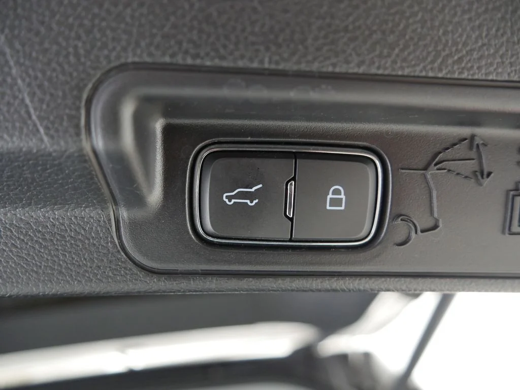 Used 2021 White Metallic Ford XLT image 22