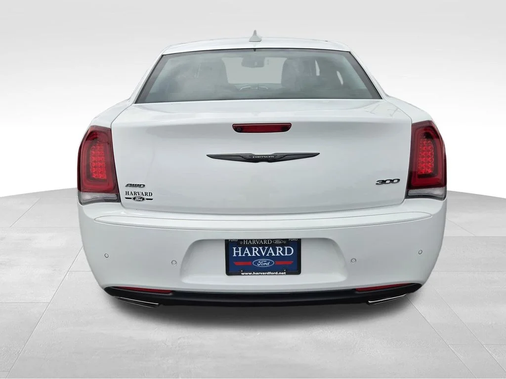 Certified Used 2023 Bright White Clearcoat Chrysler Touring image 5