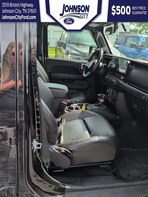 Used 2021 Black Jeep Mojave image 27
