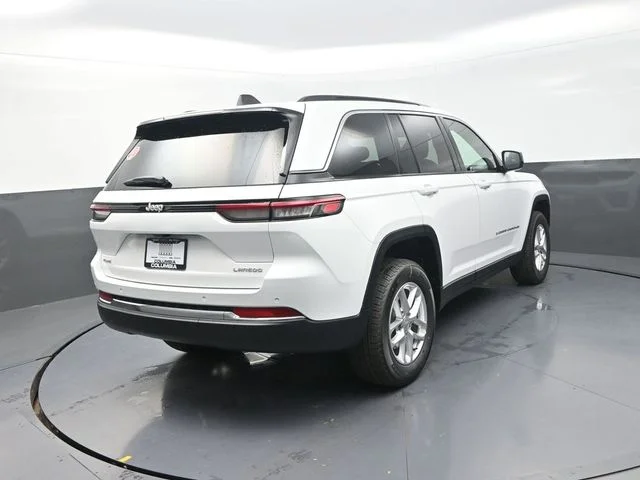 Used 2026 White Jeep Laredo X image 9