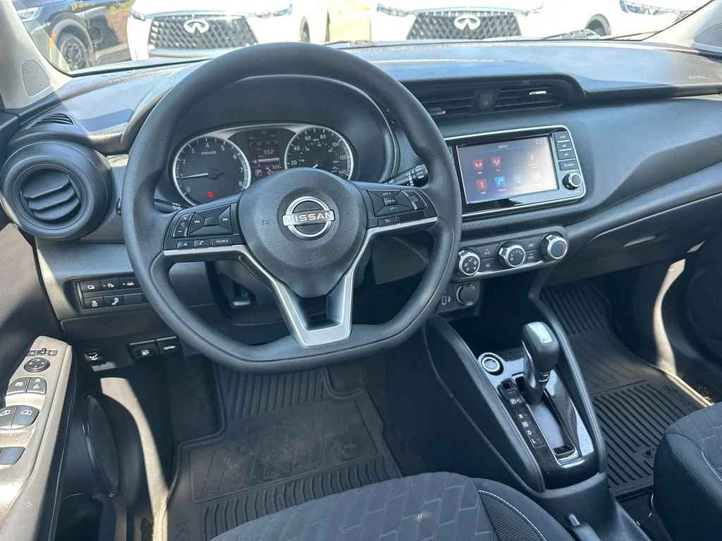 Used 2022 Gray Nissan S image 18