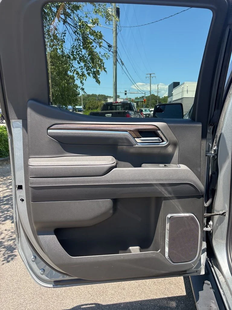 Used 2025 Gray Chevrolet RST image 16