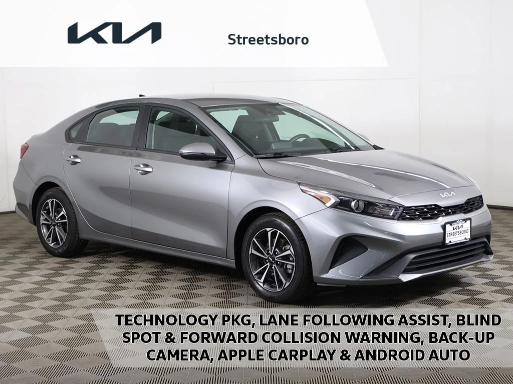 2024 Kia Forte LXS AT's photo