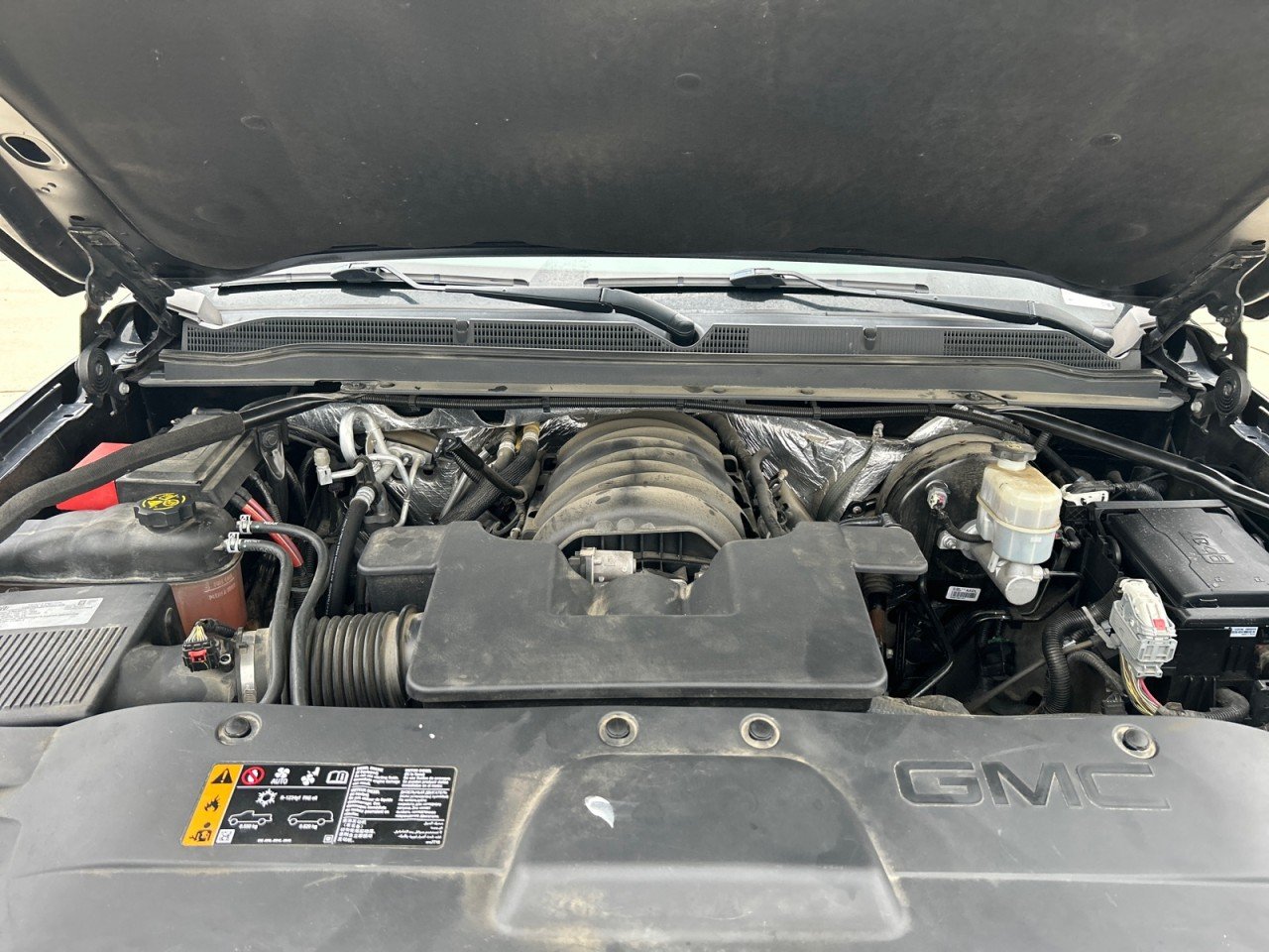 Used 2018 ONYX BLACK GMC SLT image 8