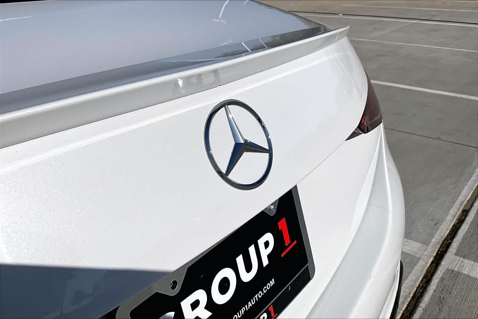 Used 2023 MANUFAKTUR Moonlight White Metallic Mercedes-Benz C 300 image 9
