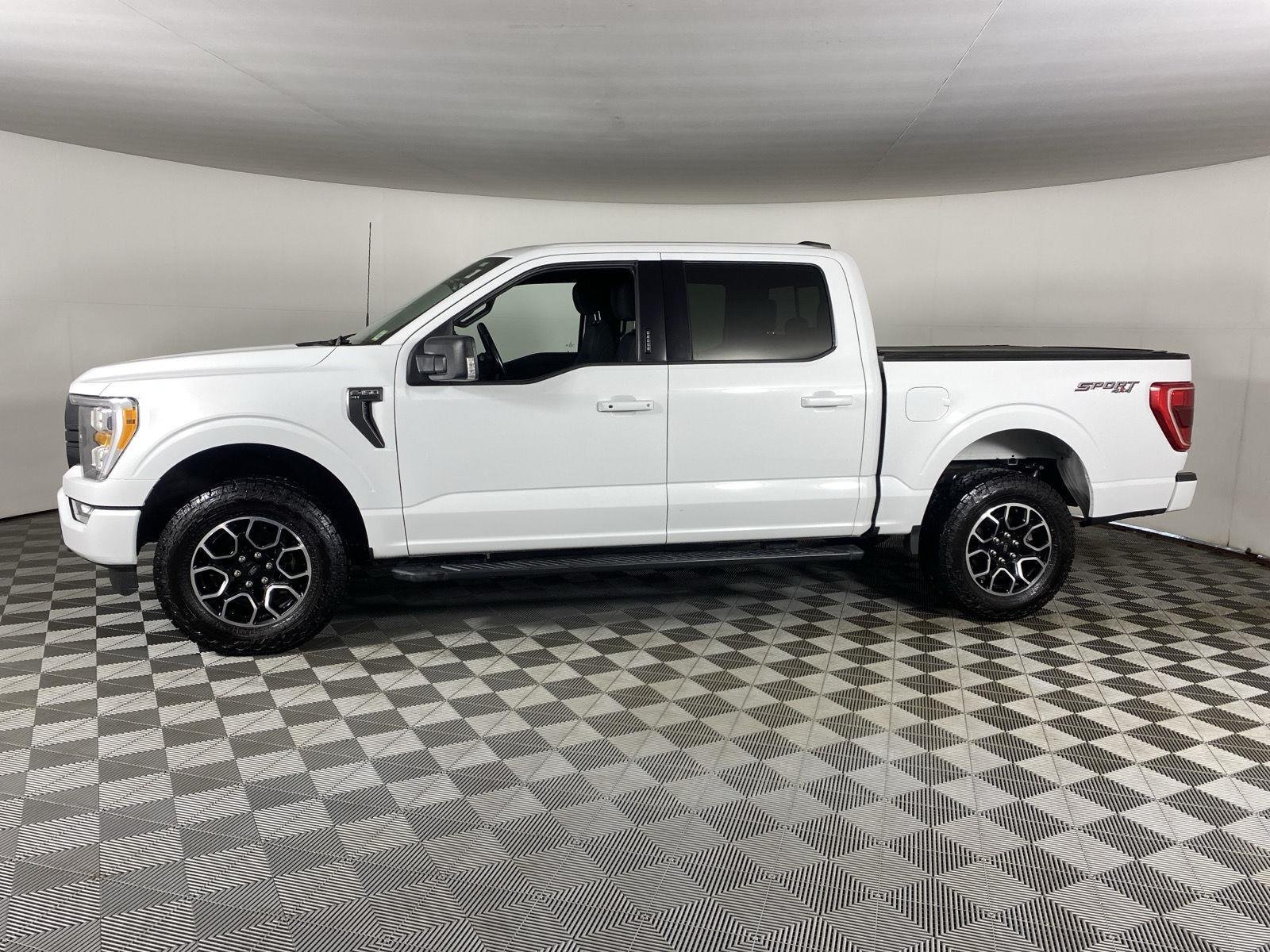 Used 2022 Oxford White Ford XLT image 7