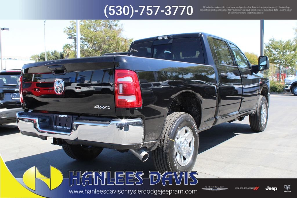 New 2024 Diamond Black Crystal Pearl-Coat Exterior Paint RAM Tradesman image 21