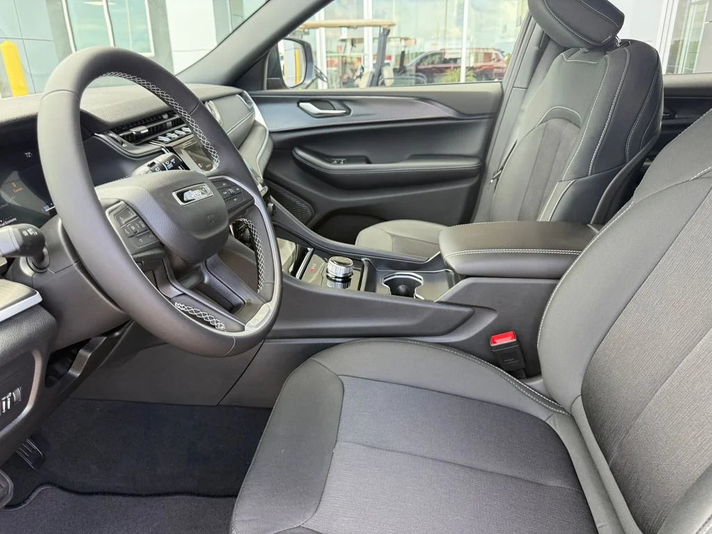 New 2026 Velvet Red Pearlcoat Jeep Laredo image 9