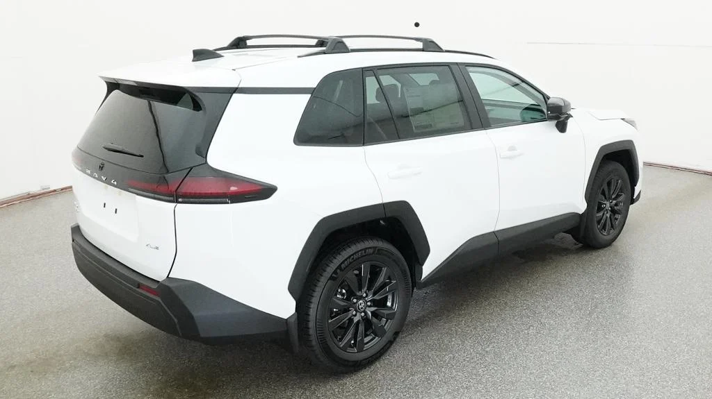 New 2026 Ice Cap Toyota XLE Premium image 18