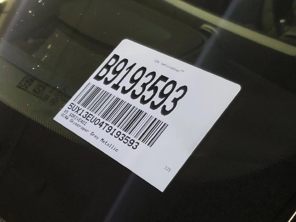 Used 2026 Skyscraper Grey Metallic BMW sDrive40i image 27
