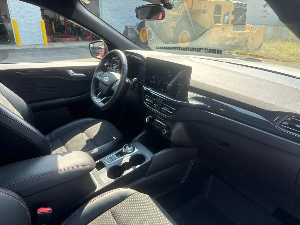 Used 2024 White Metallic Ford ST-Line image 31