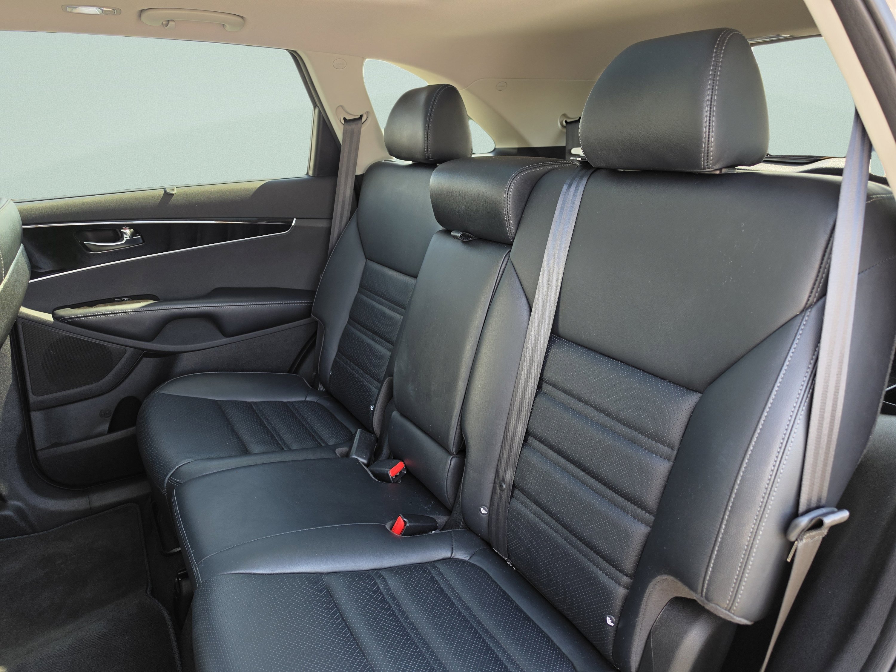 Used 2018 Titanium Silver Kia EX V6 image 23