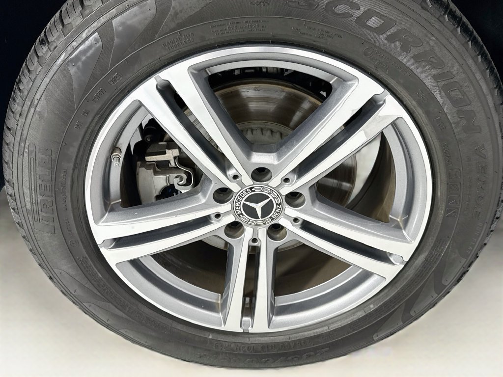 Certified Used 2022 Graphite Gray Metallic Mercedes-Benz GLC 300 image 31