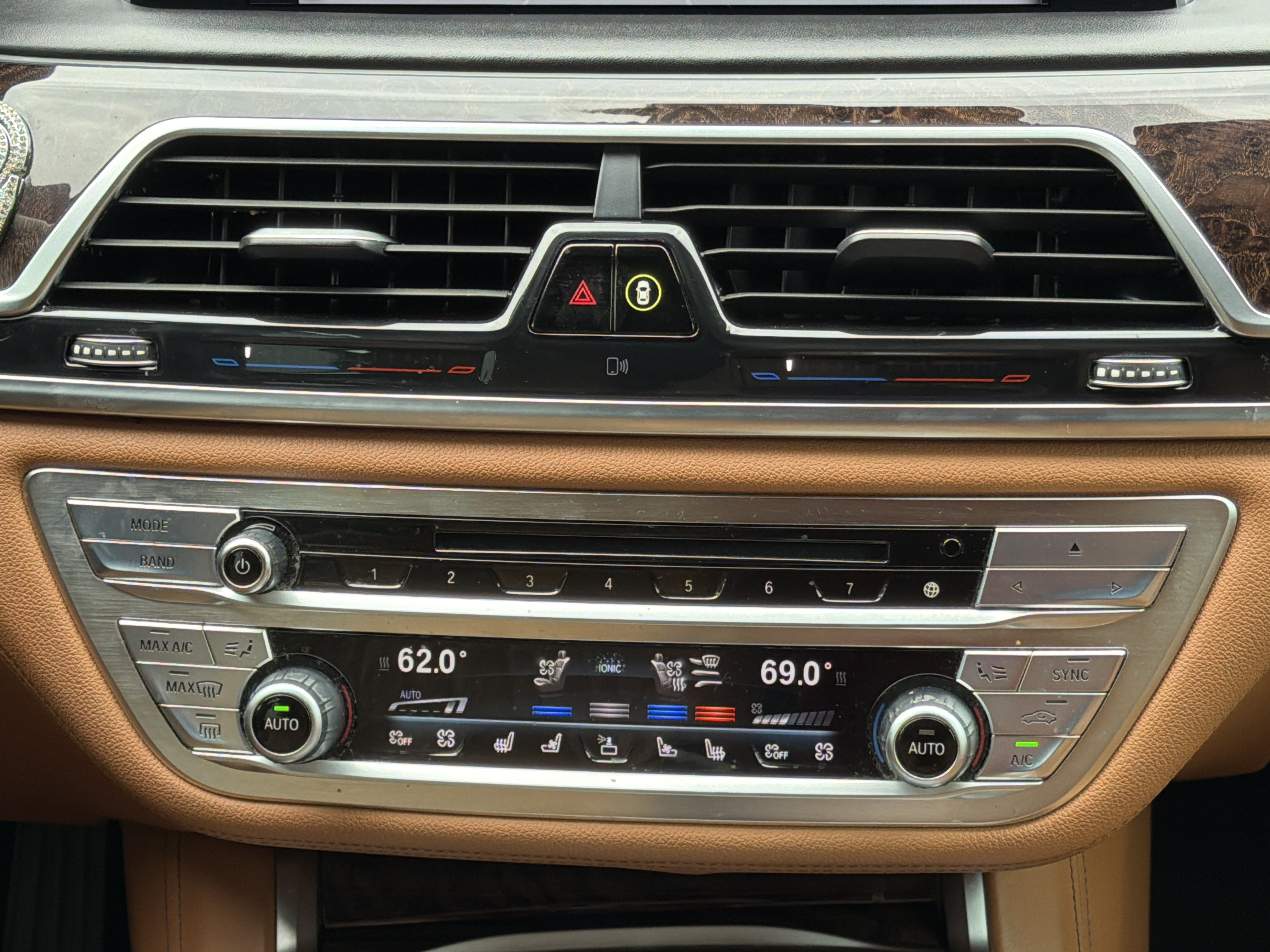 Used 2016 Singapore Gray Metallic BMW 750i xDrive image 6