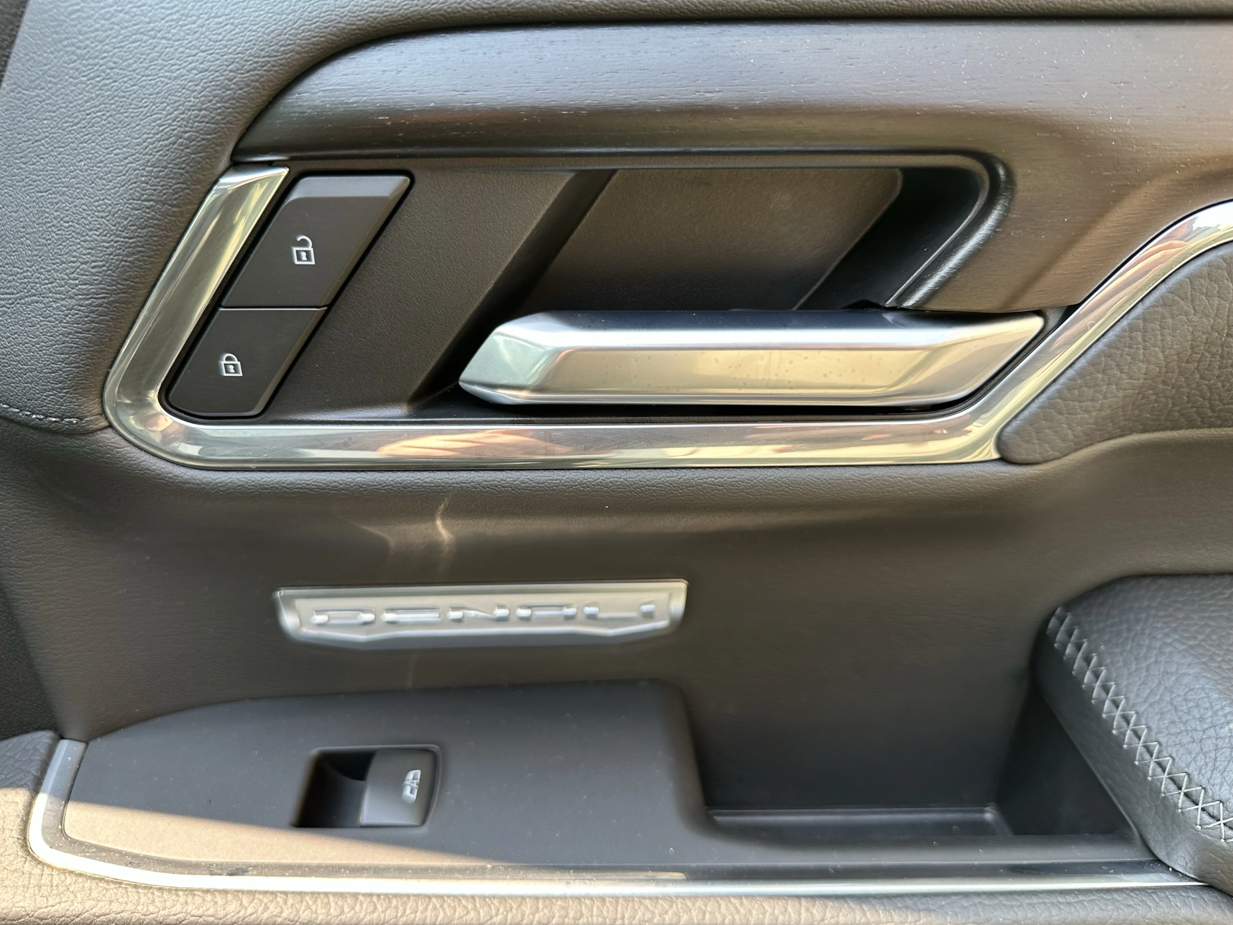 Certified Used 2025  GMC Denali image 20