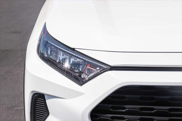 Certified Used 2020 ICE CAP Toyota  image 12