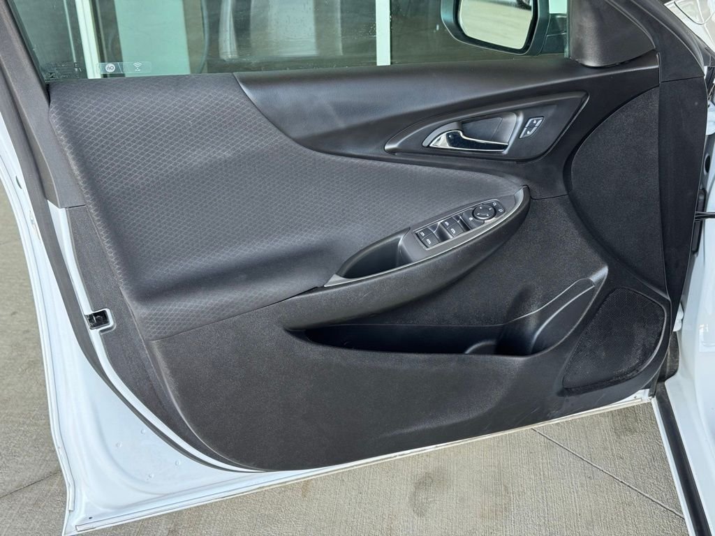 Used 2025 White Chevrolet LT image 24