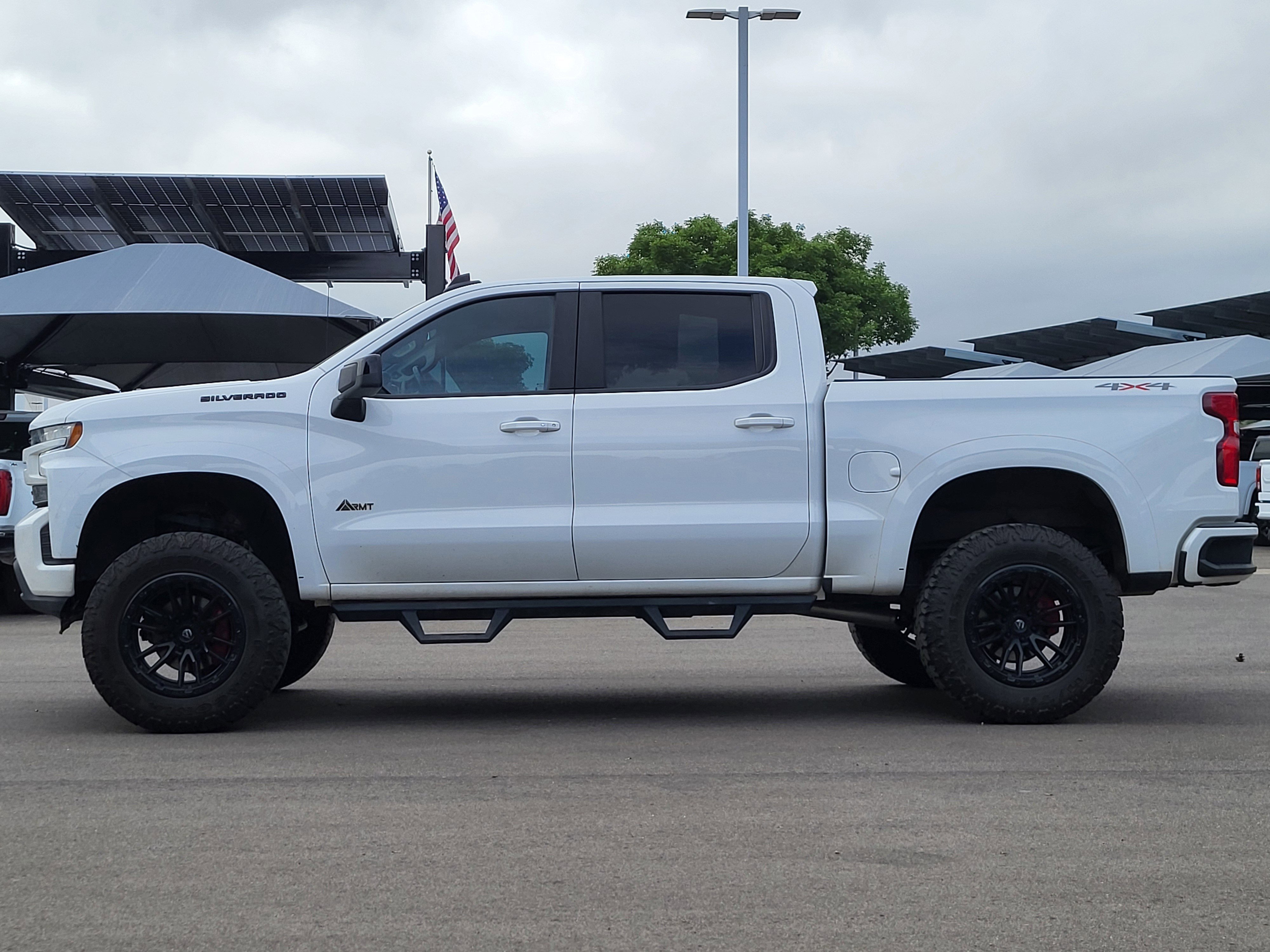 Used 2021 SUMMIT WHITE Chevrolet RST image 4