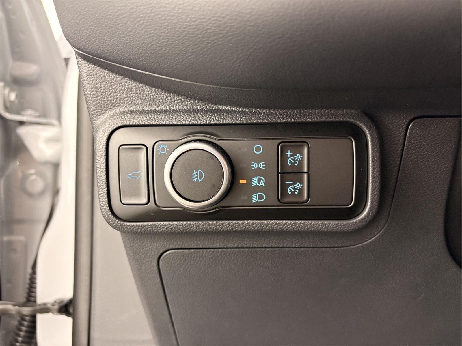 New 2026 Space White Metallic Ford Tremor® image 33