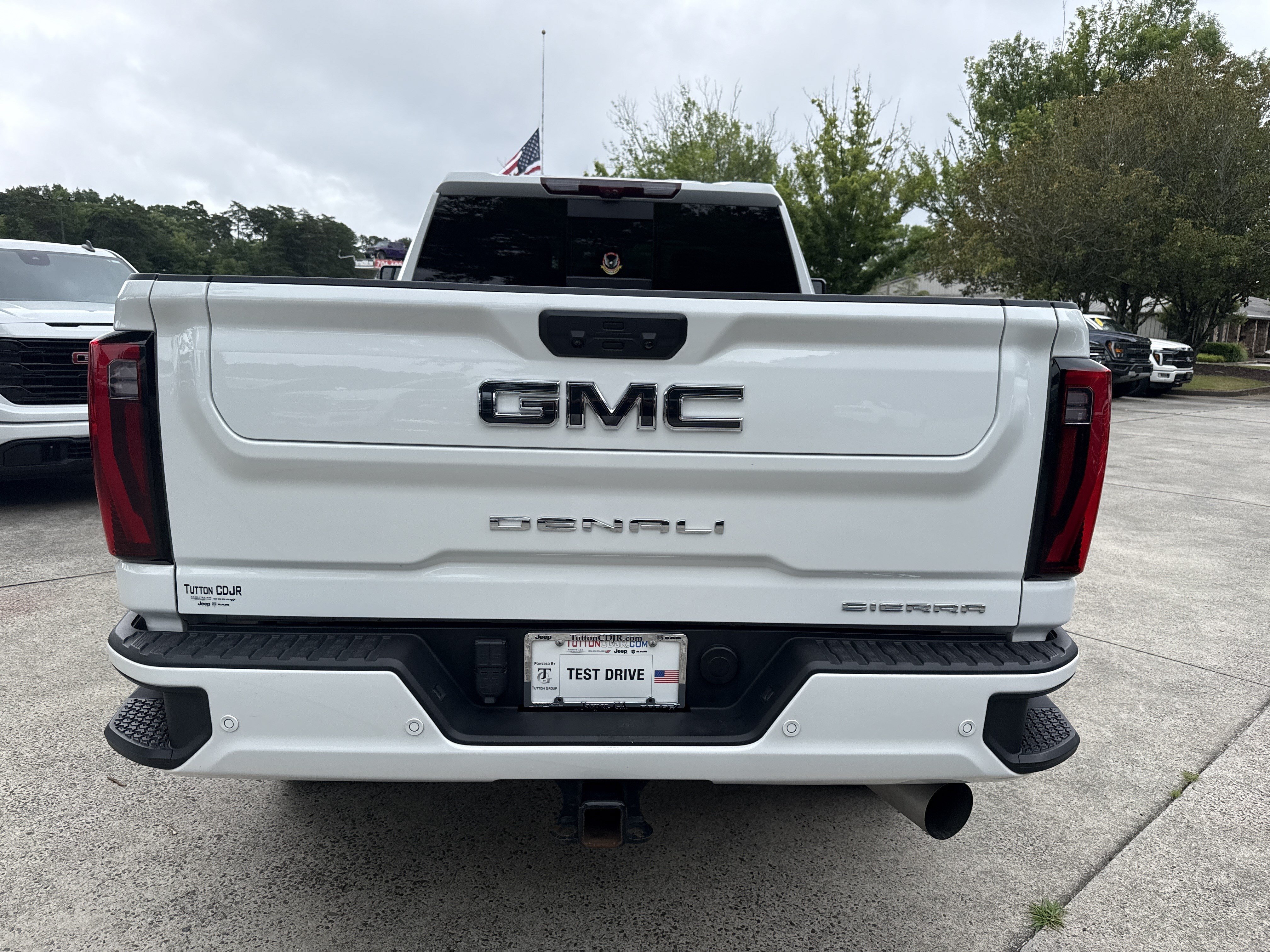 Used 2024 Summit White GMC Denali Ultimate image 6