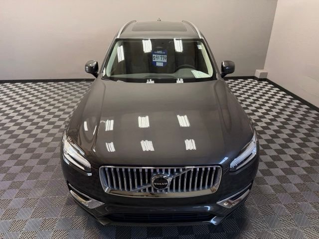 Certified Used 2023 Platinum Gray Metallic Volvo B6 Plus 7-Seater image 5