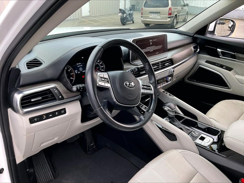 Used 2021 White Kia EX image 8