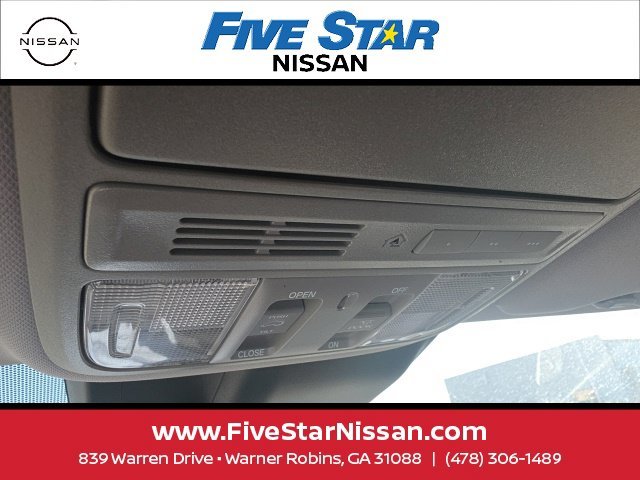 Used 2018 White Honda Touring image 31