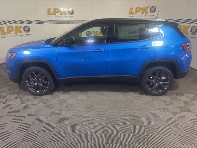 New 2026 Hydro Blue Pearl-Coat Exterior Paint Jeep Limited image 8