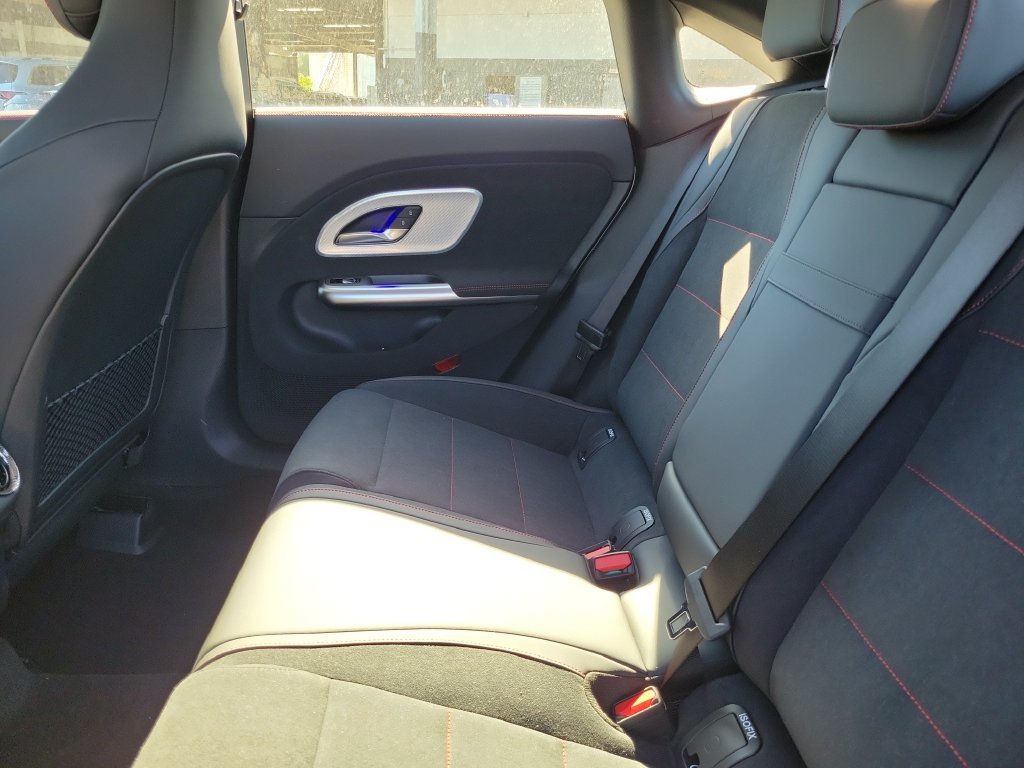 New 2027 Cirrus Silver Metallic Mercedes-Benz CLA 220 image 10