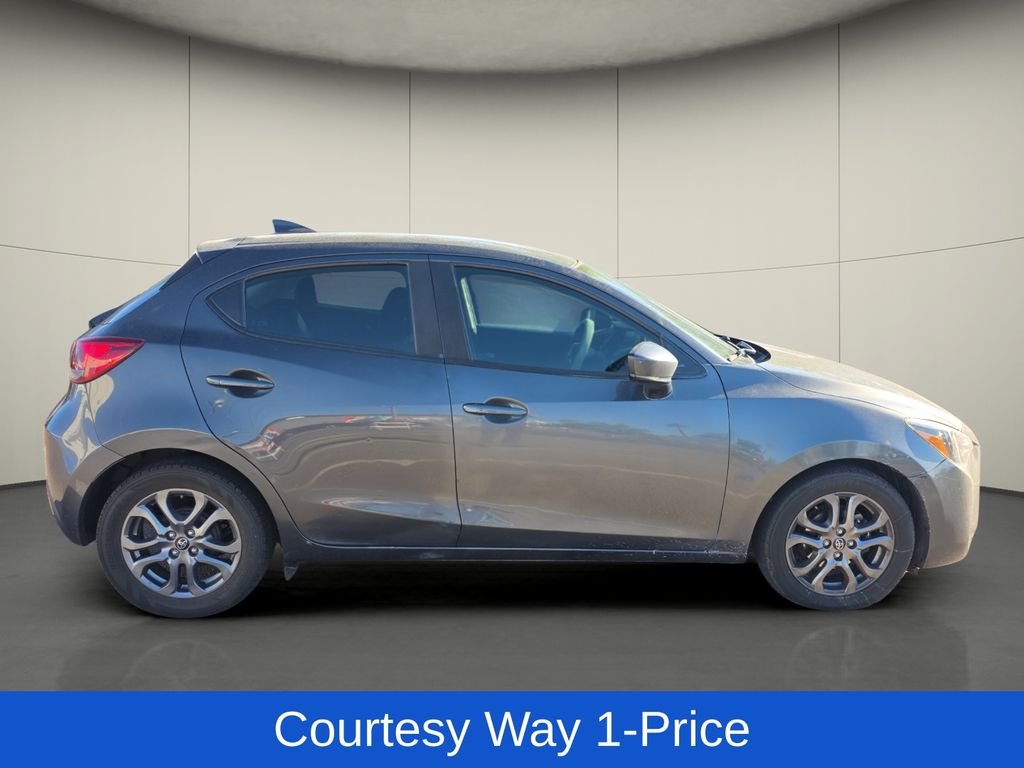 Used 2020 Gray Toyota LE image 11