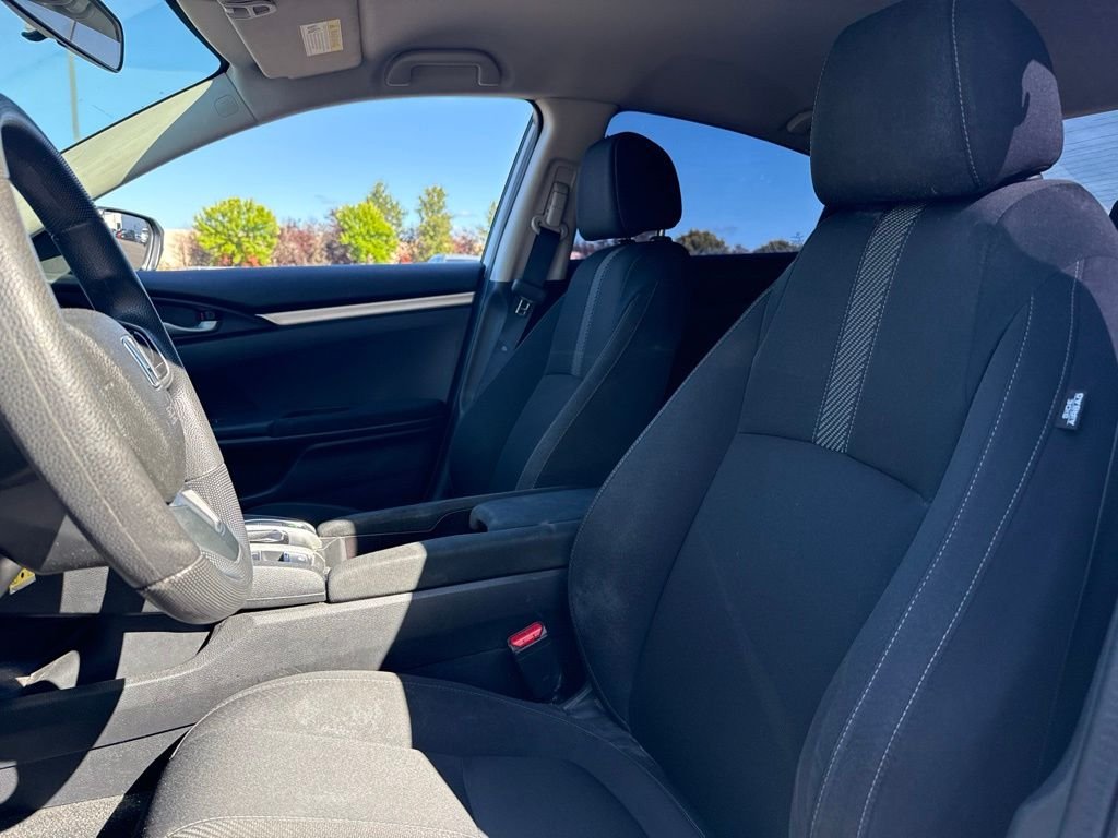 Used 2018 Lunar Silver Metallic Honda LX image 9