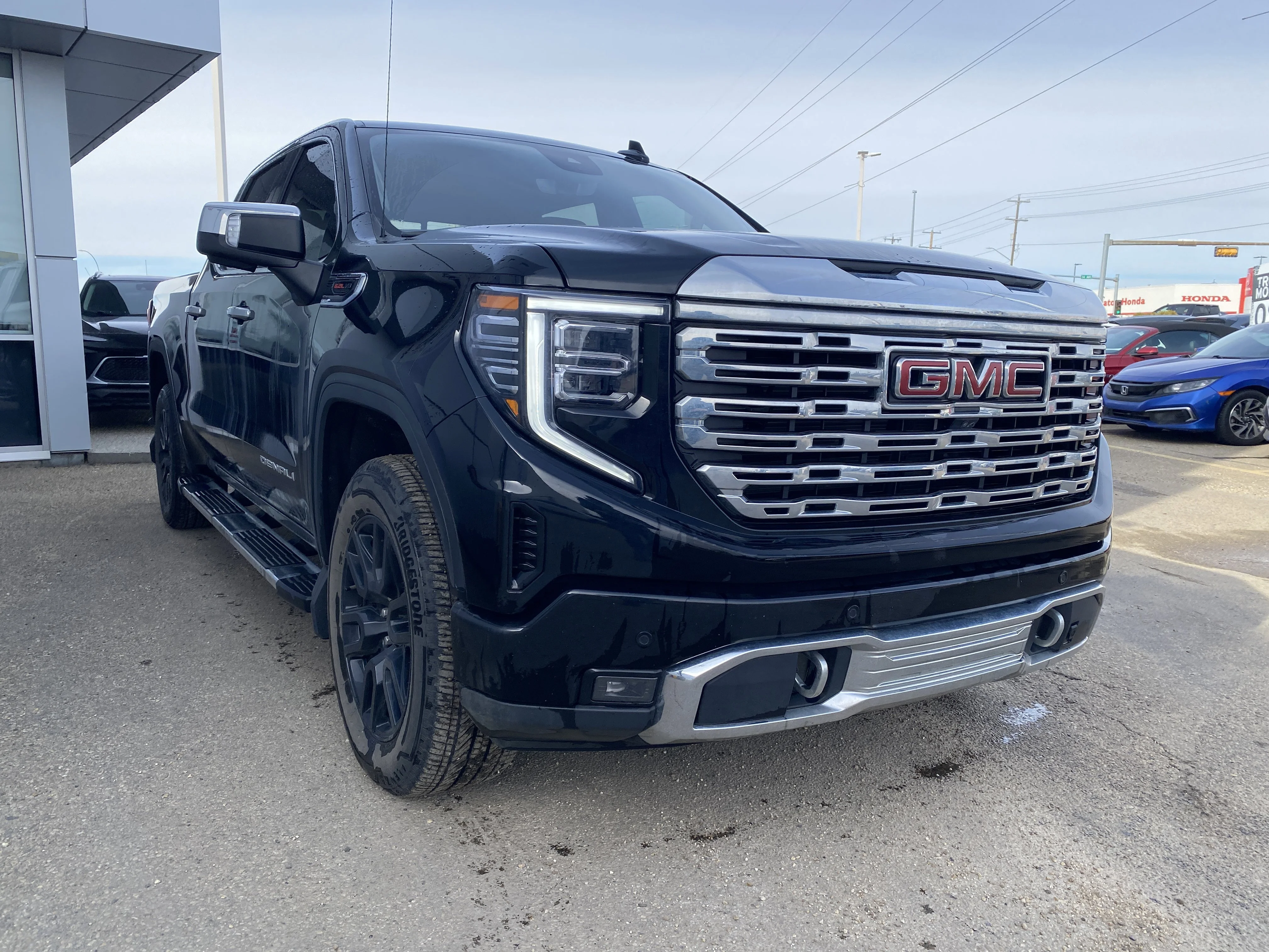 Certified Used 2025 Black GMC Crew Cab Denali * 6.2L V8 *360 CAMERA * HEAD UP DISPLAY * image 6