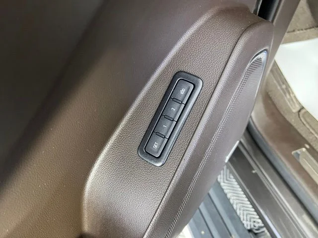 Used 2020 Gray GMC Denali image 19