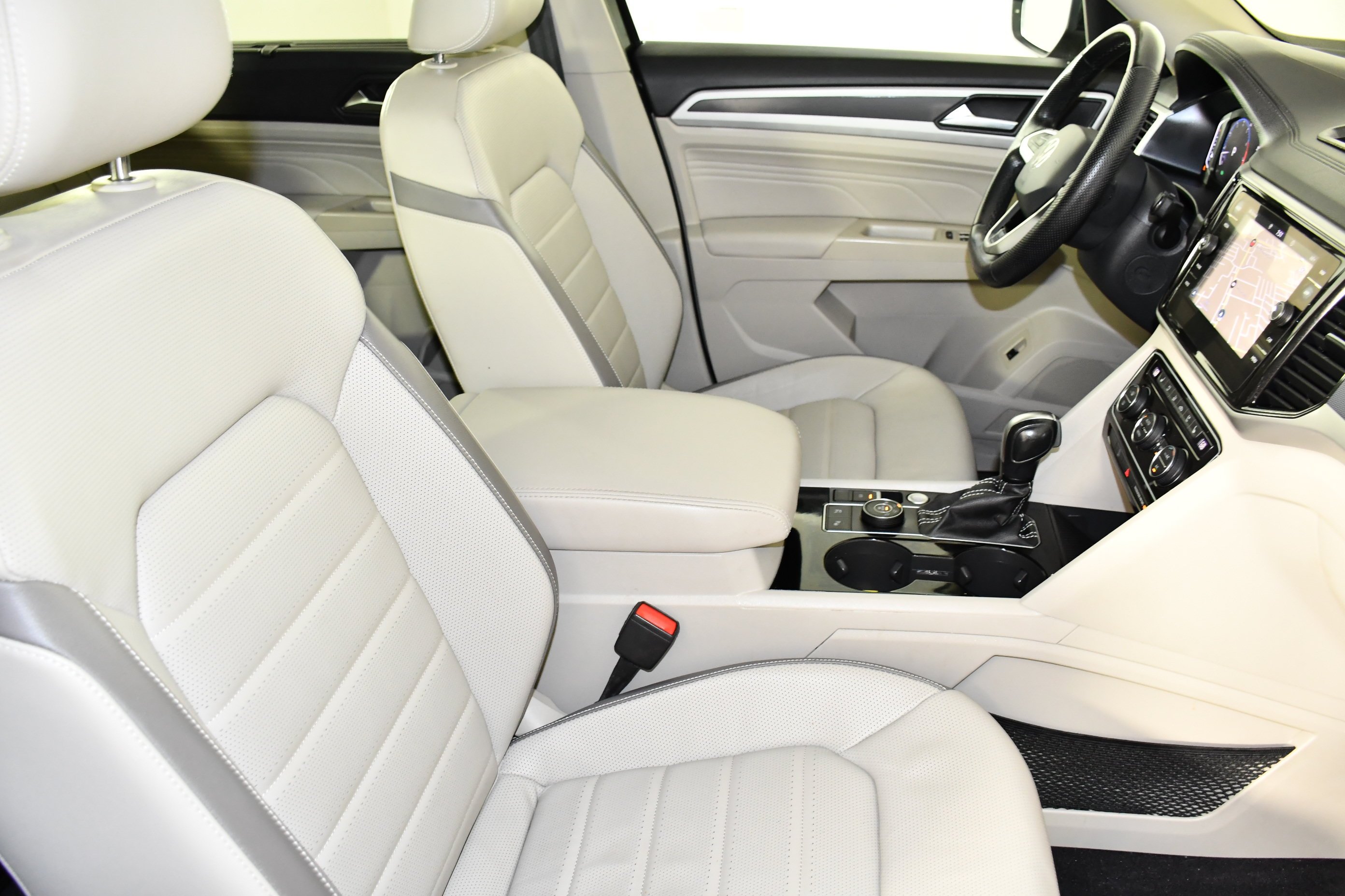 Used 2021 Black Volkswagen 3.6L V6 SEL Premium R-Line image 42