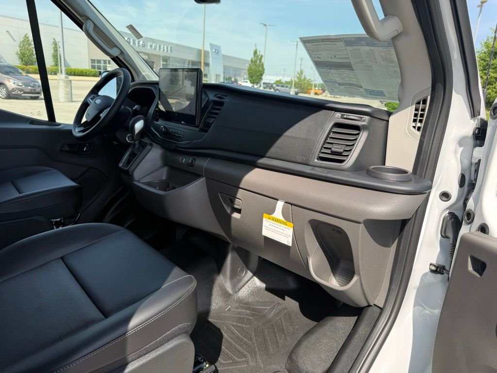 New 2026 Oxford White Ford Cargo Van image 44