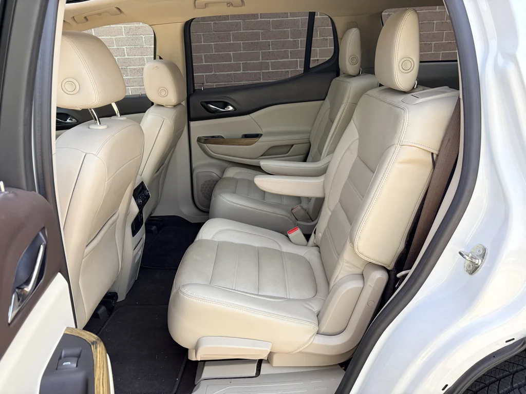 Used 2017 White Frost Tricoat GMC Denali image 21