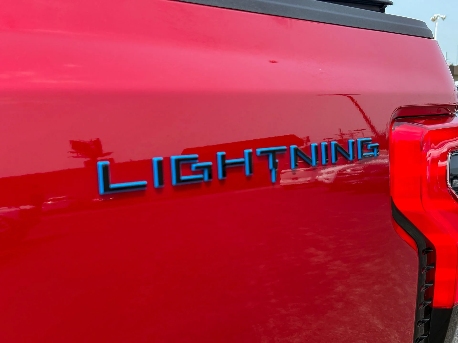 Used 2025 Red Ford XLT image 8