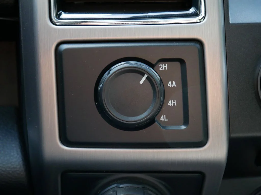 Used 2018 White Ford Platinum image 24