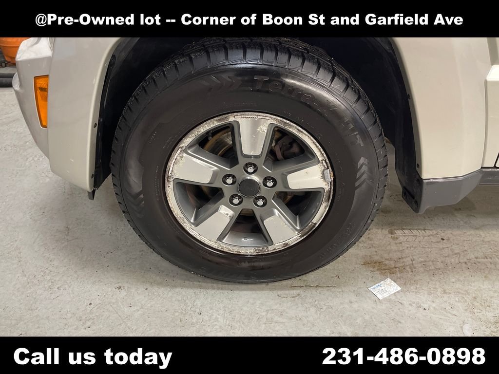 Used 2008 Gray Jeep Sport image 11