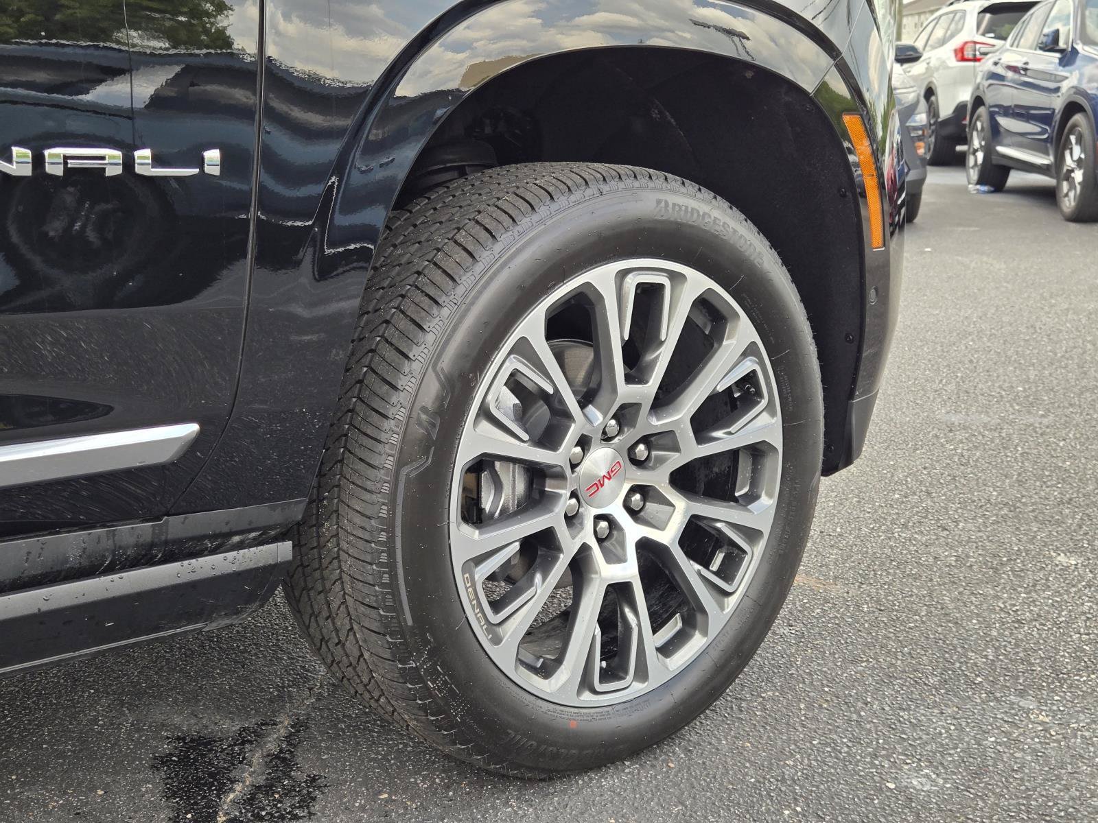 Used 2026 NOIR ONYX GMC Denali image 5