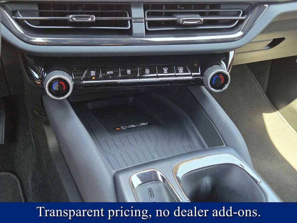 2025 Chevrolet Equinox EV RS - Photo 29