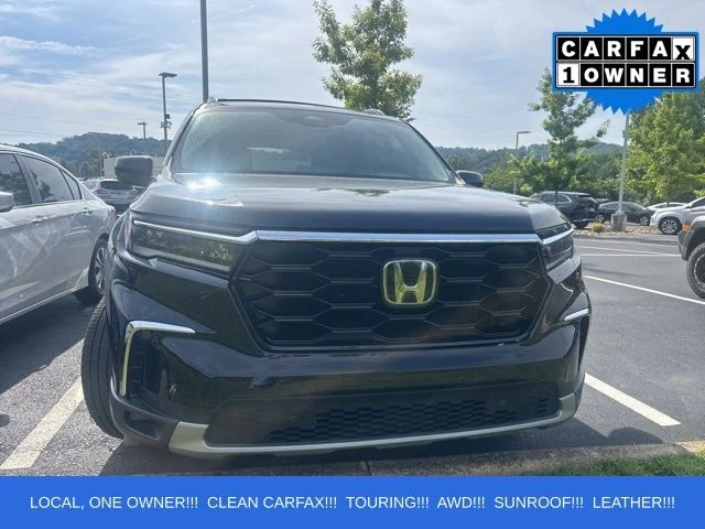 Used 2024  Honda Touring image 1