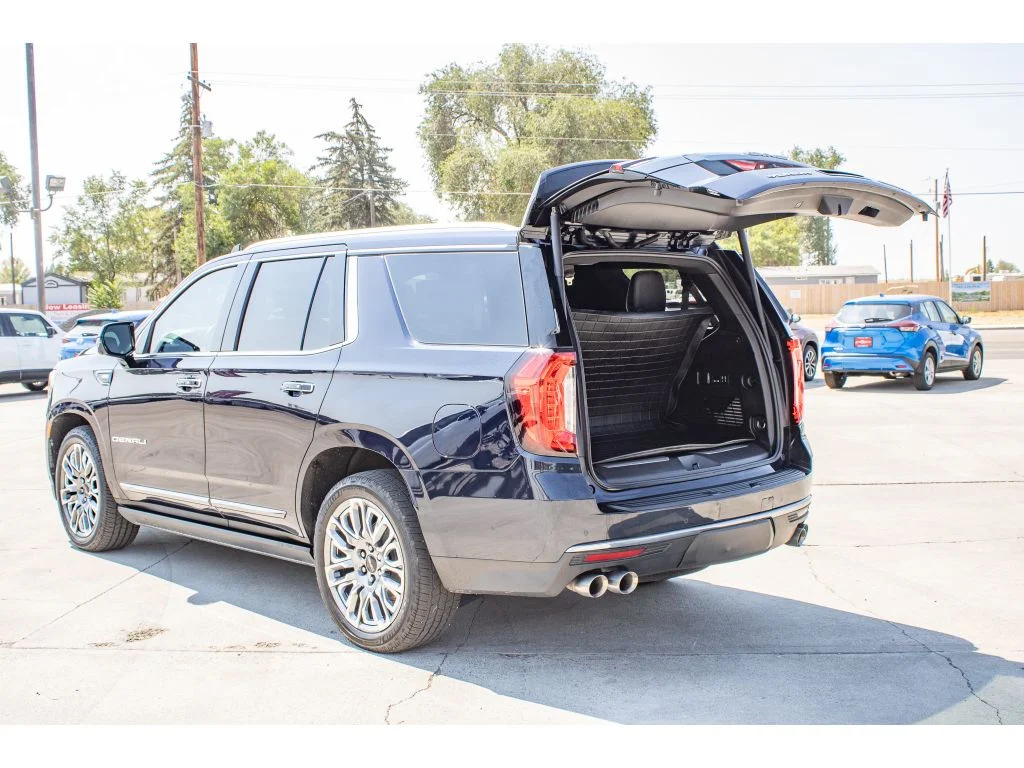 Used 2023 Midnight Blue Metallic GMC Denali Ultimate image 9